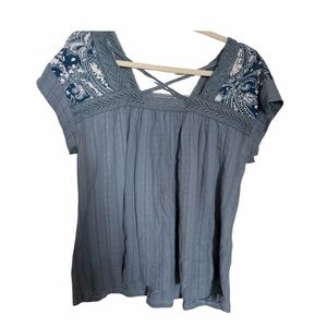 Umgee USA Blue and White Boho lace Blouse. Baby doll style Size small